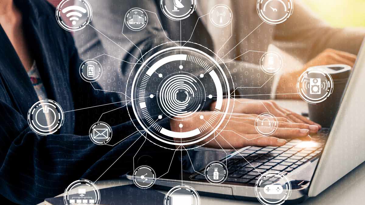 Sáp nhập Viết Bài Xuyên Việt vào Xuyên Việt Media - Bước tiến chiến lược cho ngành truyền thông